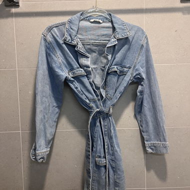 Tailliertes Jeanskleid