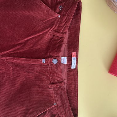 Pantalon en velours côtelé bordeaux TIMEZONE