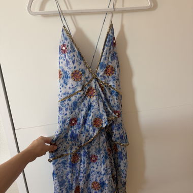 Robe fluide a fines bretelles