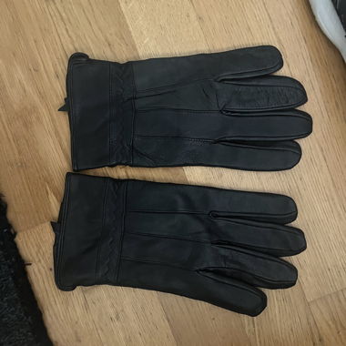 Schwarze Lederhandschuhe