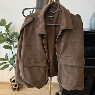 Giacca Stradivarius marrone in finta pelle scamosciata