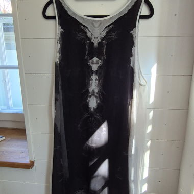 Open back flowy black and white dress