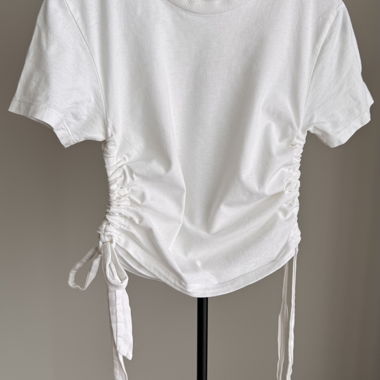 Weisses „Urban Outfitters“ T-Shirt