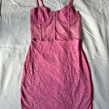 Abito bodycon in pizzo rosa