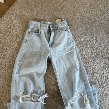 Jeans PULL&BEAR con strappi