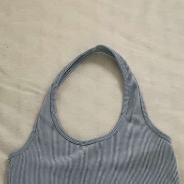 Blaues Top