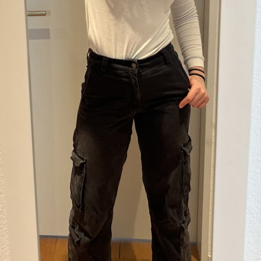 Hollister High-Rise Cargo Jeans