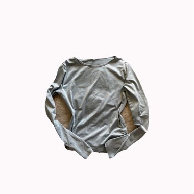 T-shirt grigio a maniche lunghe
