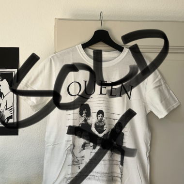 Queen Band-Tee