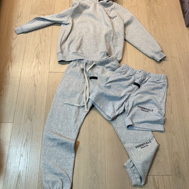 Ensemble hoodie Essentials gris