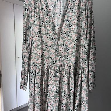 Tunique légère et florale manche longue