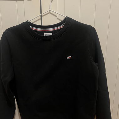 Tommy Jeans schwarzes Sweatshirt 