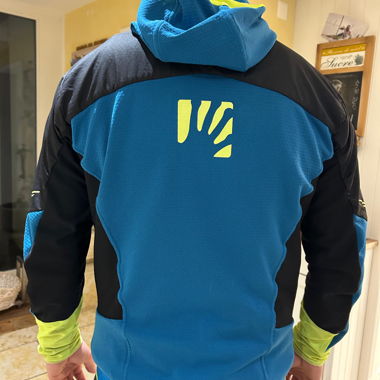 Karpos Jacke