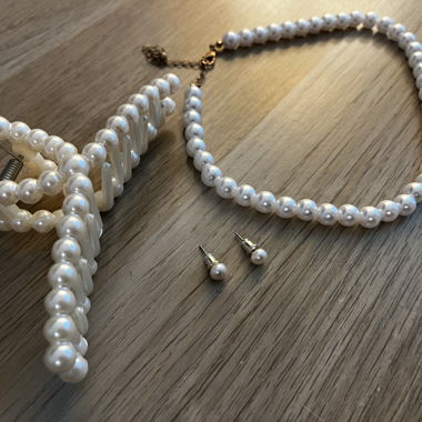 Pearl Set - Earrings, Necklace and Hair Clip