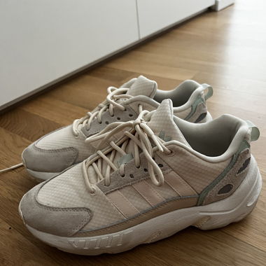 Adidas Sneakers