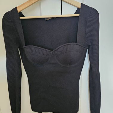 Pull Twinset noir — Taille S — Soutien‑gorge intégré