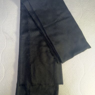 Schwarzer Schal