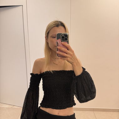 Top Mango nero con spalle scoperte