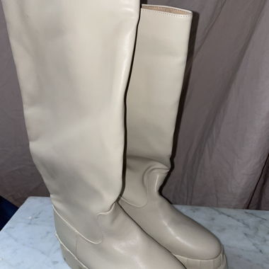 Kniehohe Stiefel von asos, Marke Raid