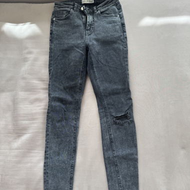 Graue- Schwarze Skinny Jeans