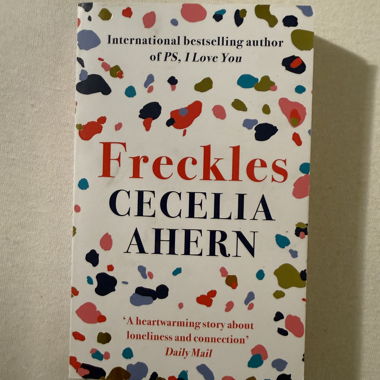 Freckles - Cecelia Ahern