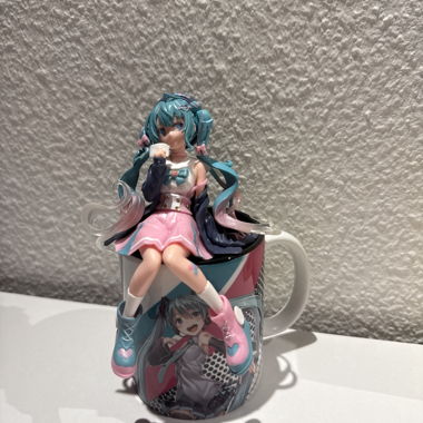Hatsune Miku Anime figure mug-set