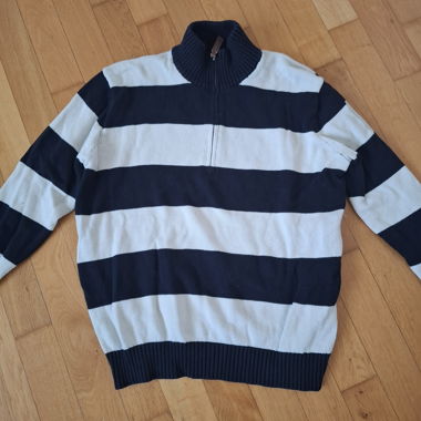 Gestreifter Pullover