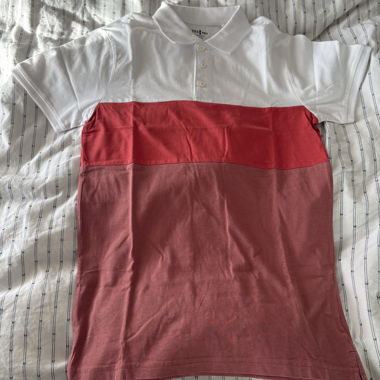 Polo blanc et rouge Yes or No