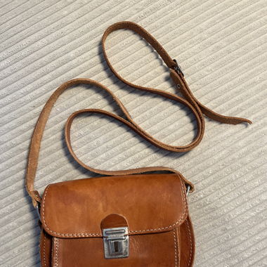 echte Crossbody-Ledertasche made in Greece 