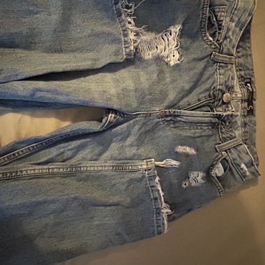 Jeans mom blu, strappati