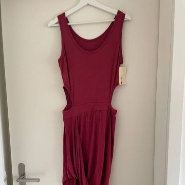 Dress with openings / Kleid mit Ausschnitten
