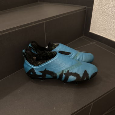 Chaussures de football bleues