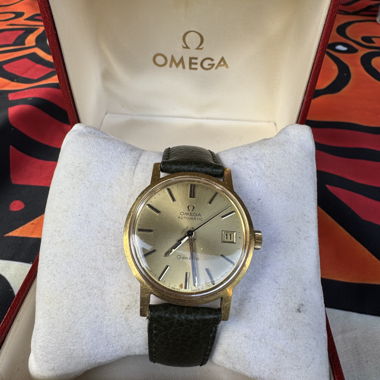 Oméga Genève or 18k fonctionne parfaitement 