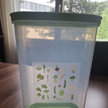 Tupperware 