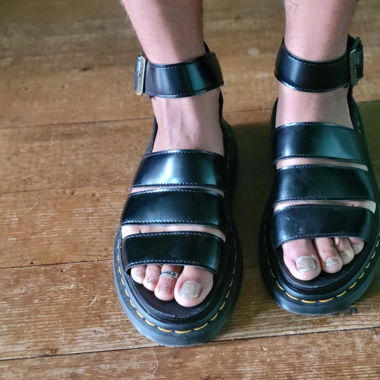 Dr. Martens Sandalen
