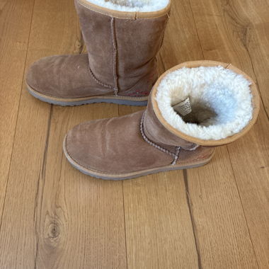 UGG Australia Classic Short Boot 