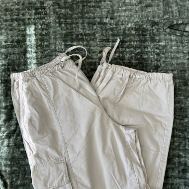 Cargo beige en tissu léger
