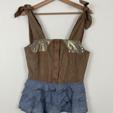 Top marrone con paillettes