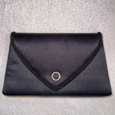 Charmante pochette noire