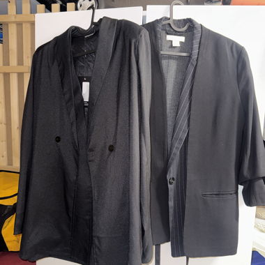 Set mit 4 schwarzen Blazern
