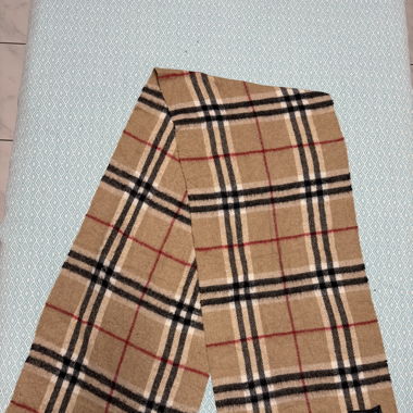 VINTAGE BURBBERY SCARF
