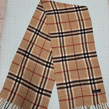 VINTAGE BURBBERY SCARF