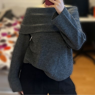 Grauer Off-Shoulder Pullover