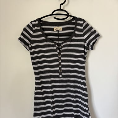 Hollister Striped T-Shirt XS