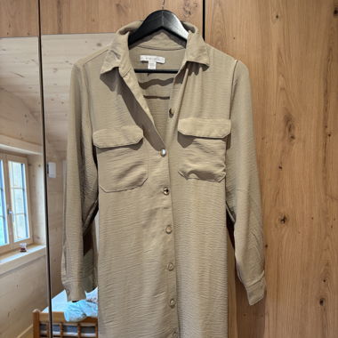 Robe chemise de couleur Kaki/beige