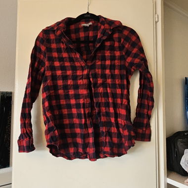 Chemise à carreaux bleu marine et rouge