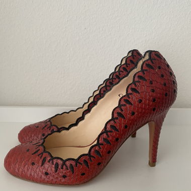 Roter Pumps