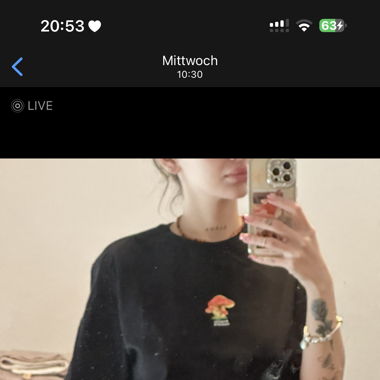 T-Shirt mit Pilz aufdruck