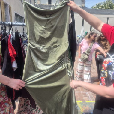 Robe verte asymétrique