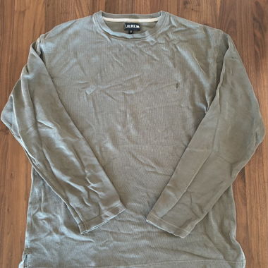 Green sweatshirt 